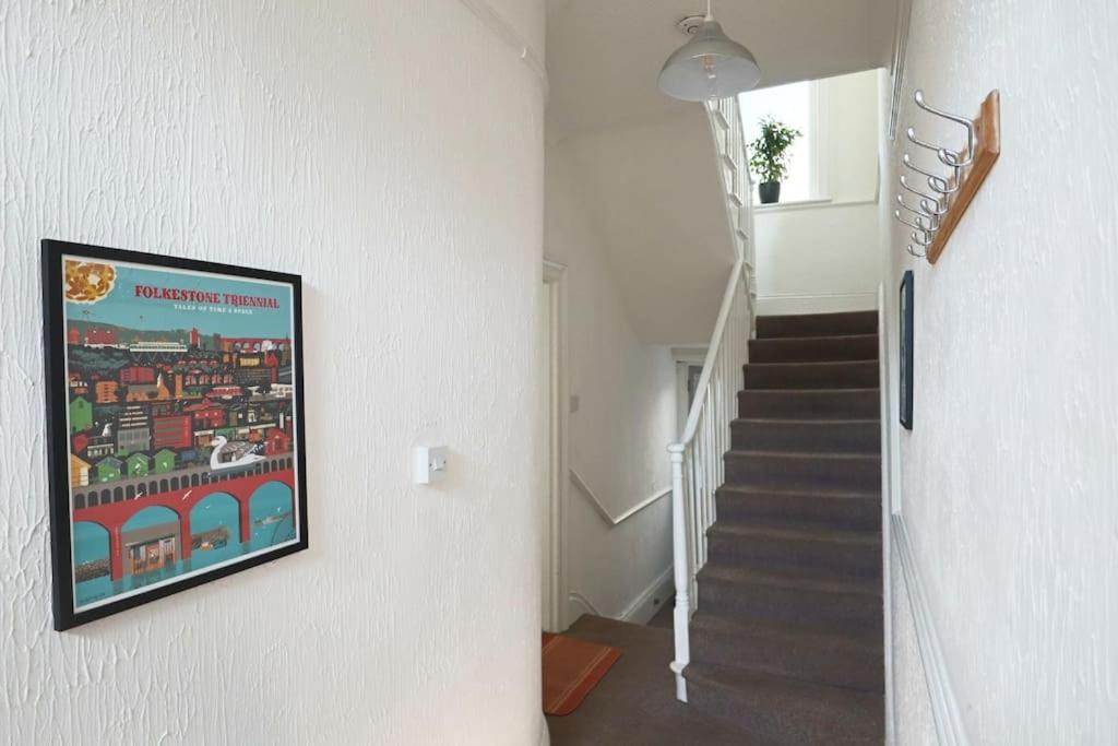 4 Bed Home 3 Mins From Harbour + Sandy Beach Folkestone Exterior photo