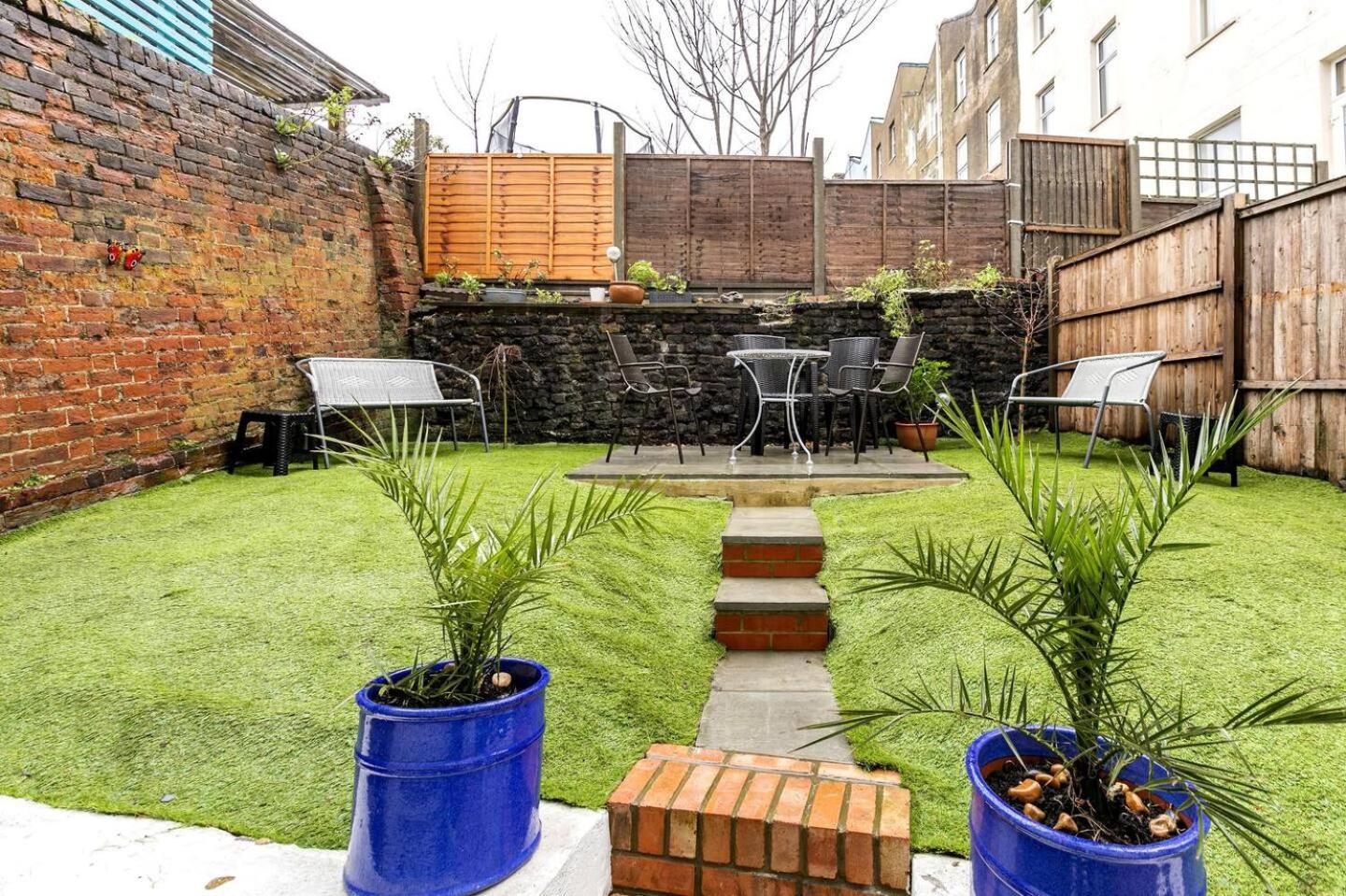 4 Bed Home 3 Mins From Harbour + Sandy Beach Folkestone Exterior photo