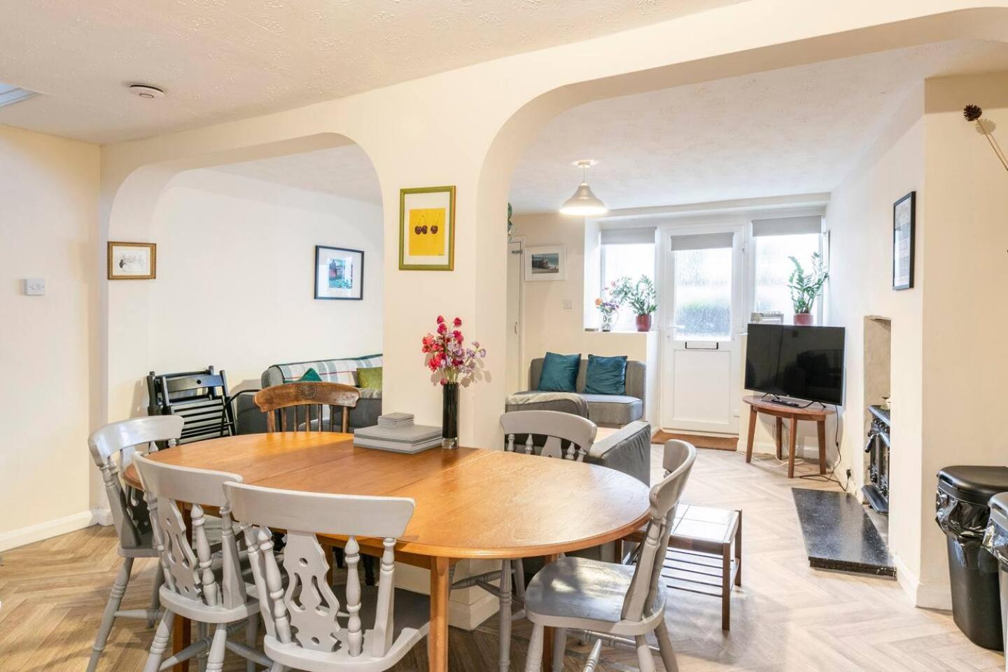 4 Bed Home 3 Mins From Harbour + Sandy Beach Folkestone Exterior photo